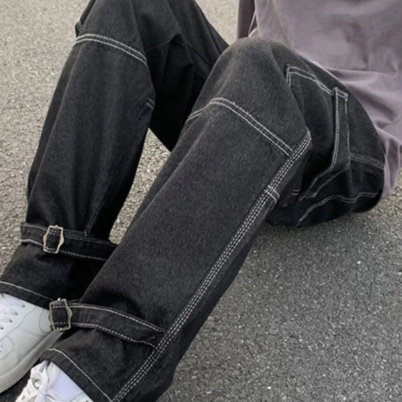 Loose Fit Cargo Jeans