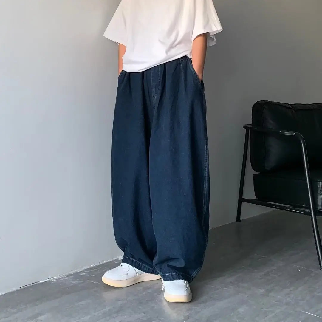 Ultra Wide Bottom Jeans