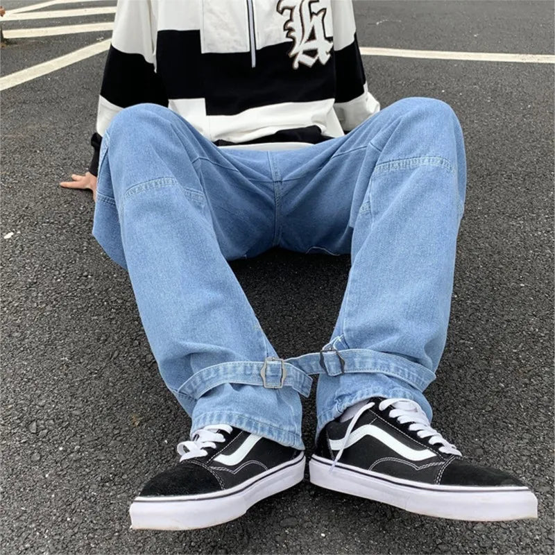 Loose Fit Cargo Jeans
